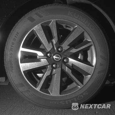 2025 Nissan Versa SV - zdjęcie 10 z 12 - miniatura