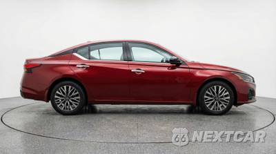 2025 Nissan Altima SV - zdjęcie 8 z 12 - miniatura