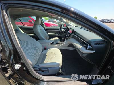 2021 Toyota Camry SE - zdjęcie 8 z 39 - miniatura