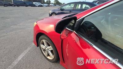 2014 Toyota Camry SE - zdjęcie 19 z 31 - miniatura