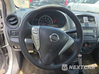 2016 Nissan Versa S - zdjęcie 10 z 18 - miniatura