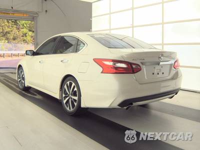 2016 Nissan Altima 2.5 SR - zdjęcie 6 z 26 - miniatura