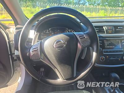 2016 Nissan Altima 2.5 SR - zdjęcie 10 z 26 - miniatura