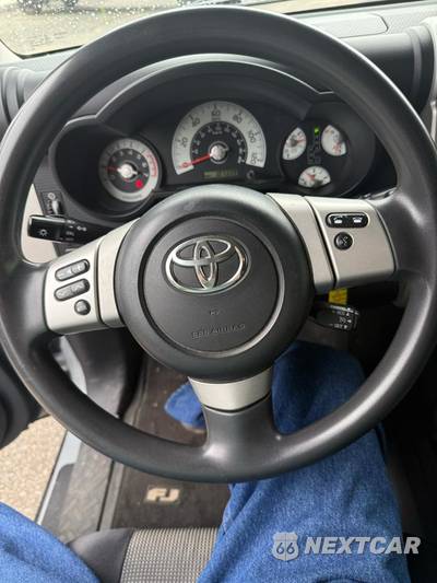 2014 Toyota FJ Cruiser w/Rear Doors - zdjęcie 23 z 35 - miniatura