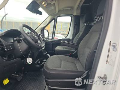 2025 Ram ProMaster 2500 Cargo Van Tradesman w/Passenger Seat Low Roof 136.0" WB - zdjęcie 7 z 33 - miniatura