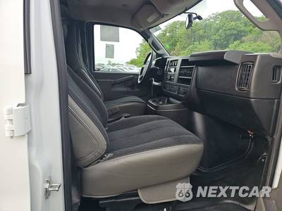 2025 GMC Savana 2500 Cargo Van 1WT 135.0" WB - zdjęcie 8 z 28 - miniatura