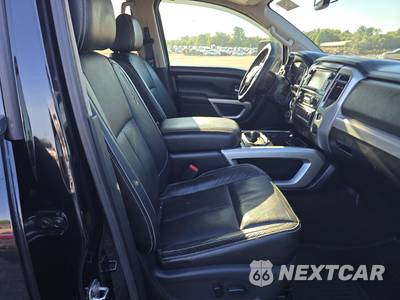 2017 Nissan TITAN PRO-4X Crew Cab Short Bed - zdjęcie 8 z 29 - miniatura