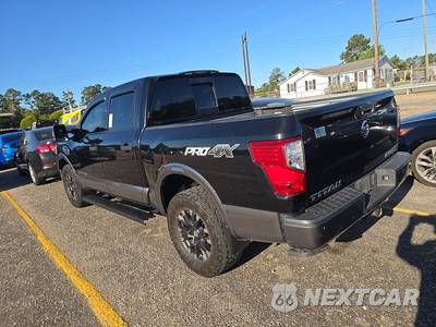 2017 Nissan TITAN PRO-4X Crew Cab Short Bed - zdjęcie 6 z 29 - miniatura