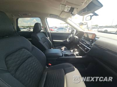 2025 Nissan Pathfinder SV - zdjęcie 8 z 19 - miniatura