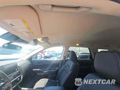 2025 Nissan Pathfinder SV - zdjęcie 18 z 19 - miniatura
