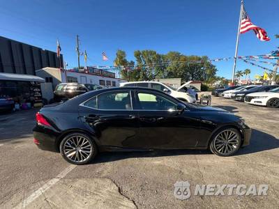 2017 Lexus IS 200t - zdjęcie 11 z 33 - miniatura