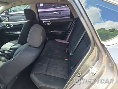 2017 Nissan Sentra SV - zdjęcie 13 z 17 - miniatura