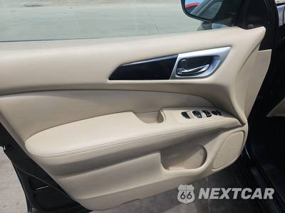 2020 Nissan Pathfinder SV - zdjęcie 9 z 24 - miniatura
