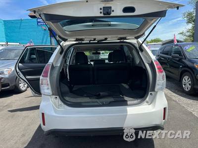 2015 Toyota Prius v Four - zdjęcie 26 z 39 - miniatura
