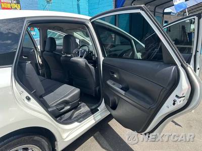 2015 Toyota Prius v Four - zdjęcie 11 z 39 - miniatura