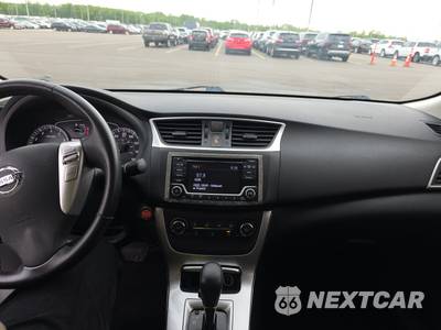 2015 Nissan Sentra SR - zdjęcie 5 z 36 - miniatura