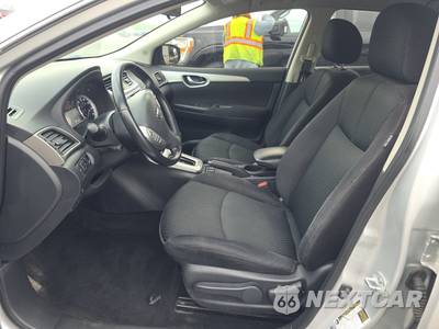 2015 Nissan Sentra SR - zdjęcie 1 z 36 - miniatura