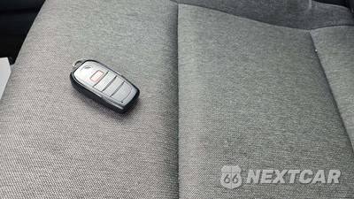 2025 Toyota Camry LE - zdjęcie 19 z 28 - miniatura