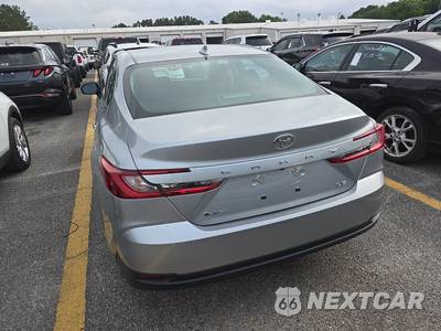 2025 Toyota Camry LE - zdjęcie 5 z 28 - miniatura