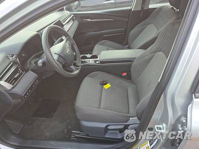 2025 Toyota Camry LE - zdjęcie 7 z 28 - miniatura