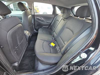 2018 Hyundai Elantra GT Hatchback - zdjęcie 13 z 25 - miniatura