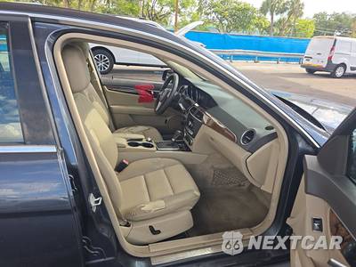 2014 Mercedes-Benz C 300 4MATIC Sedan - zdjęcie 8 z 44 - miniatura
