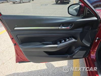 2020 Nissan Altima SL - zdjęcie 9 z 21 - miniatura