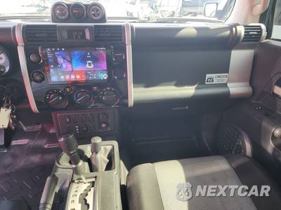2014 Toyota FJ Cruiser w/Rear Doors - zdjęcie 11 z 21 - miniatura