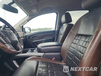 2017 Nissan TITAN Platinum Reserve Crew Cab Short Bed - zdjęcie 7 z 21 - miniatura