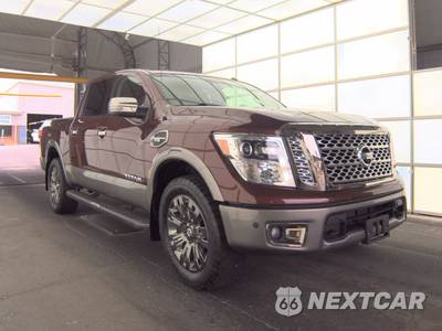 2017 Nissan TITAN Platinum Reserve Crew Cab Short Bed - zdjęcie 3 z 21 - miniatura
