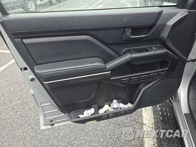 2025 Toyota 4Runner TRD Sport Premium - zdjęcie 9 z 32 - miniatura