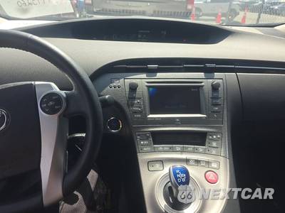 2015 Toyota Prius Four - zdjęcie 11 z 27 - miniatura