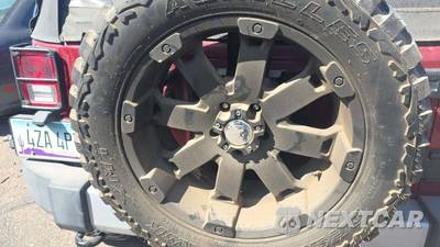 2012 Jeep Wrangler Unlimited Sahara - zdjęcie 26 z 34 - miniatura