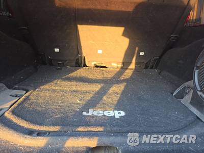 2012 Jeep Wrangler Unlimited Sahara - zdjęcie 16 z 34 - miniatura