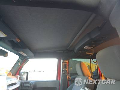 2012 Jeep Wrangler Unlimited Sahara - zdjęcie 19 z 34 - miniatura