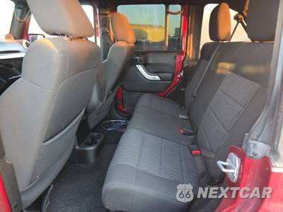 2012 Jeep Wrangler Unlimited Sahara - zdjęcie 13 z 34 - miniatura
