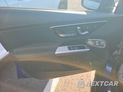 2026 Mercedes-Benz GLC 350e - zdjęcie 9 z 25 - miniatura