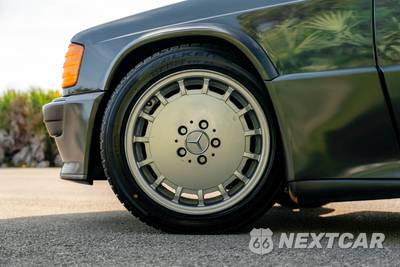 1986 Mercedes-Benz 190 E - zdjęcie 28 z 64 - miniatura