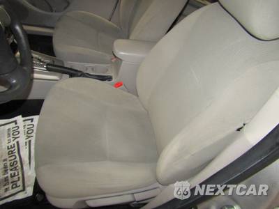 2012 Toyota Corolla LE - zdjęcie 10 z 21 - miniatura