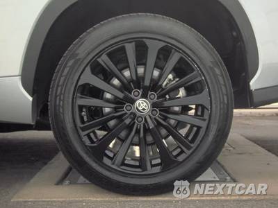 2025 Toyota Highlander XSE - zdjęcie 12 z 32 - miniatura