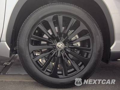 2025 Toyota Highlander XSE - zdjęcie 10 z 32 - miniatura