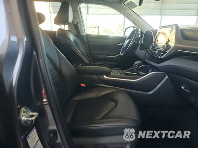 2021 Toyota Highlander XLE - zdjęcie 8 z 24 - miniatura