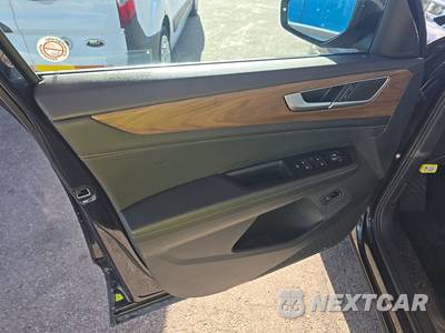2025 Volkswagen Atlas 2.0T SE w/Technology - zdjęcie 9 z 25 - miniatura