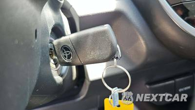 2023 Toyota Camry SE - zdjęcie 18 z 26 - miniatura