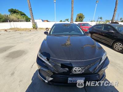 2021 Toyota Camry LE - zdjęcie 2 z 25 - miniatura