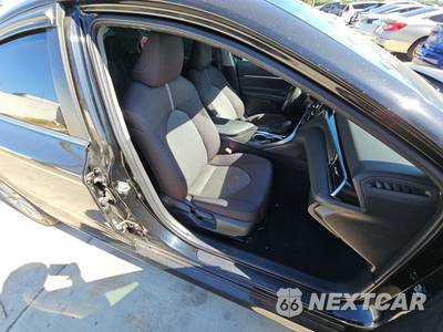 2021 Toyota Camry LE - zdjęcie 8 z 25 - miniatura