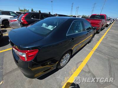 2014 Toyota Camry LE - zdjęcie 4 z 58 - miniatura