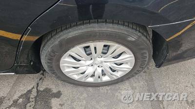 2014 Toyota Camry LE - zdjęcie 22 z 58 - miniatura