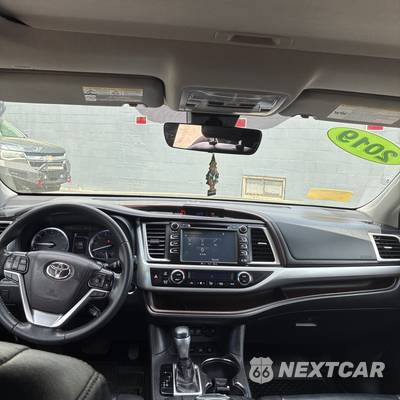 2019 Toyota Highlander XLE - zdjęcie 13 z 28 - miniatura