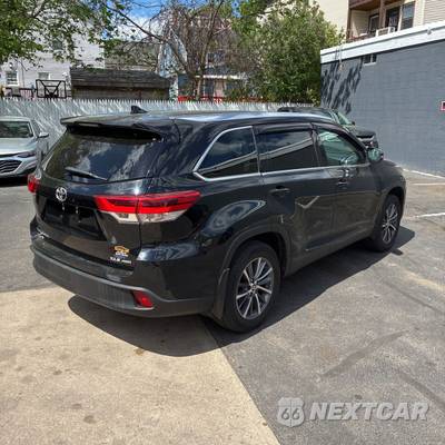 2019 Toyota Highlander XLE - zdjęcie 2 z 28 - miniatura